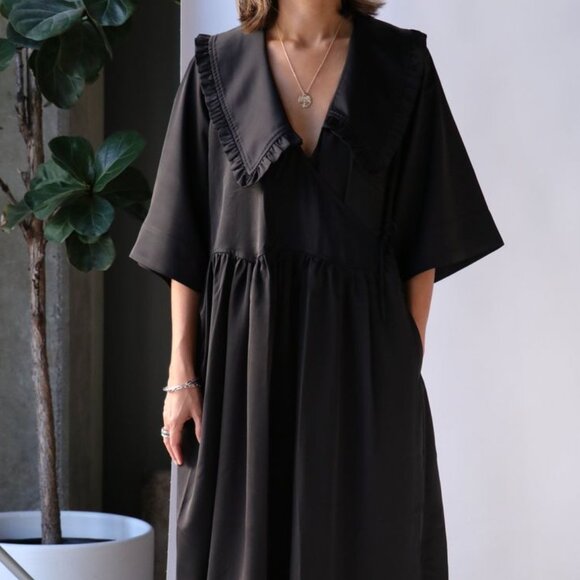 GANNI Smoked Satin Ruffle Collar Wavy Dress Black XXS/XS - Picture 1 of 11